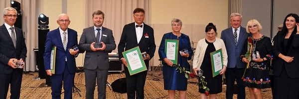 Statuette for the 25th anniversary of the Faculty of Infrastructure and Environment at the Częstochowa University of Technology